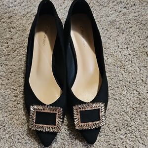 Elegant Black Shoes with Embellished Buckle
